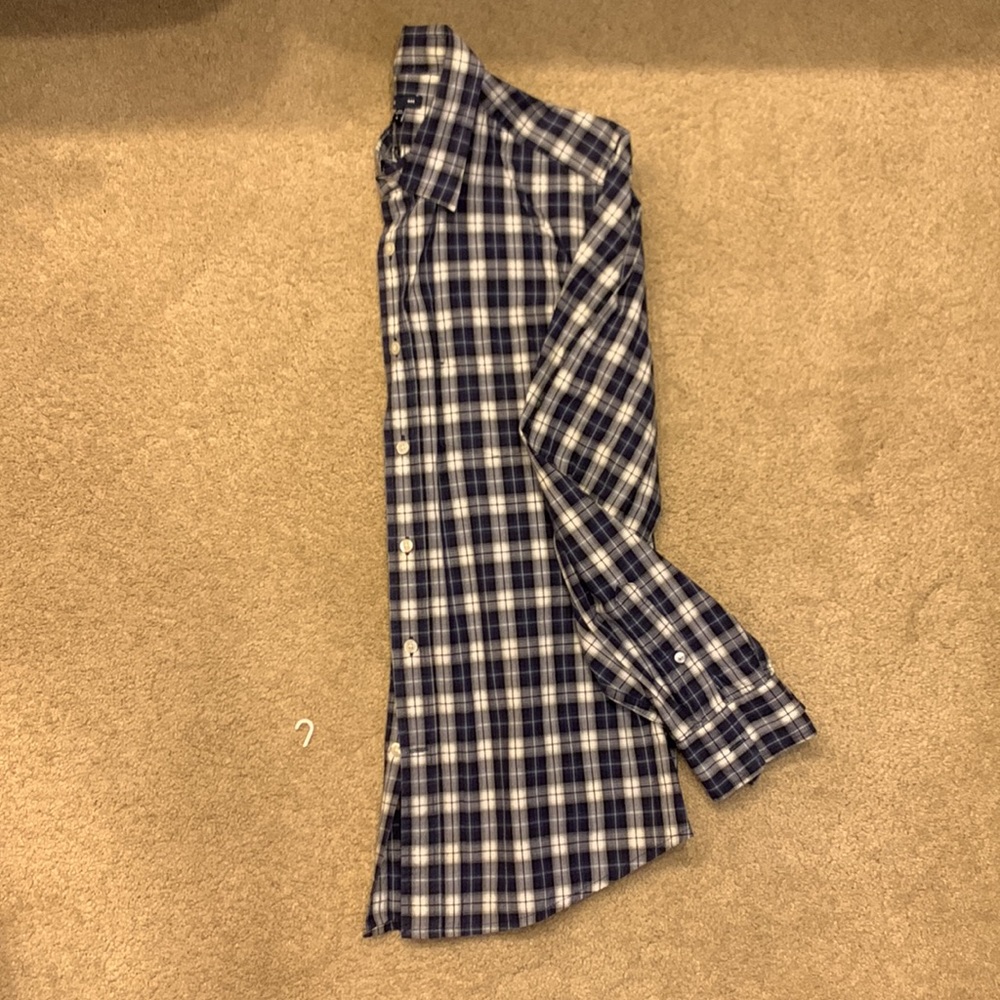 GAP Casual Button-Up - Picture 4 of 4